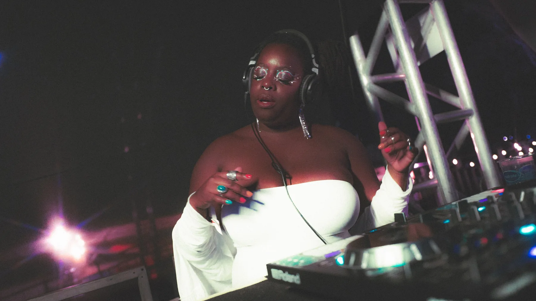 Odara durante a performance